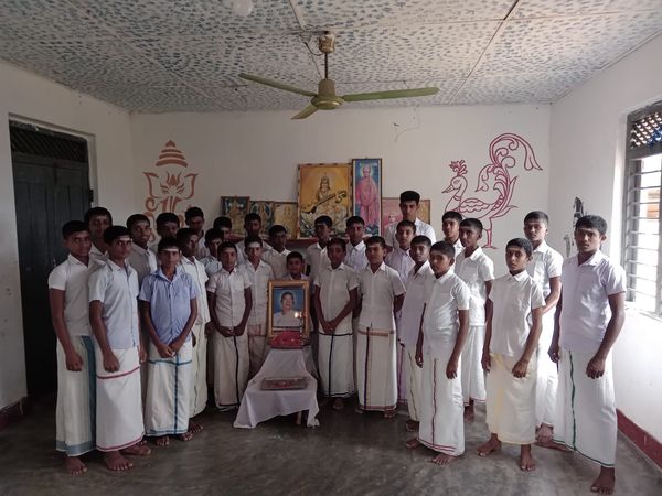 HelpingHeartsTamil படம் 1050